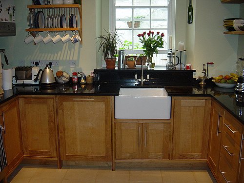 Oak and Granite Fitted Kitchen